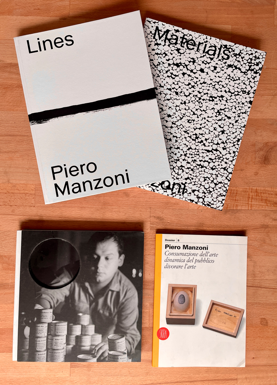 PIERO MANZONI - Lotto unico di 2 cataloghi e 1 cofanetto