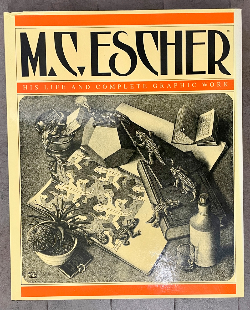 M. C. ESCHER - M. C. Escher. His life and complete graphic work