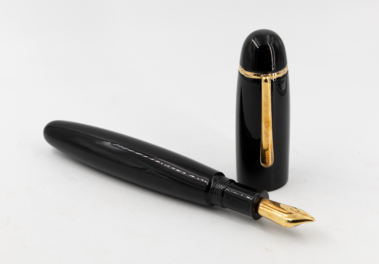 GIORGIO LAVERI (1950) - Stile nero oro