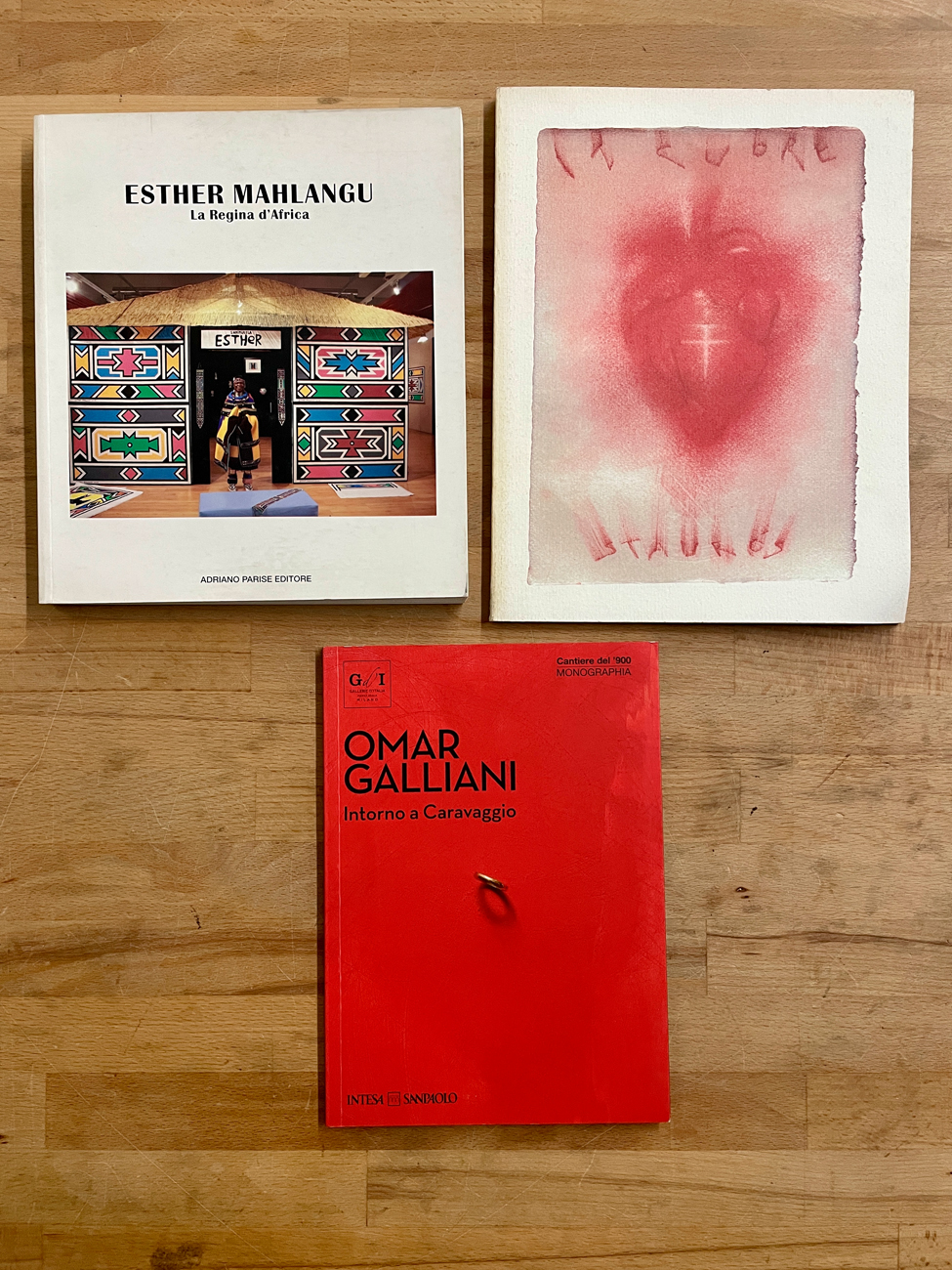 OMAR GALLIANI E ESTHER MAHLANGU - Lotto unico di 3 cataloghi