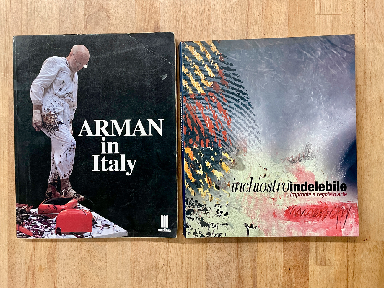 FERNANDEZ ARMAN E COLLETTIVE D'ARTE - Lotto unico di 2 cataloghi