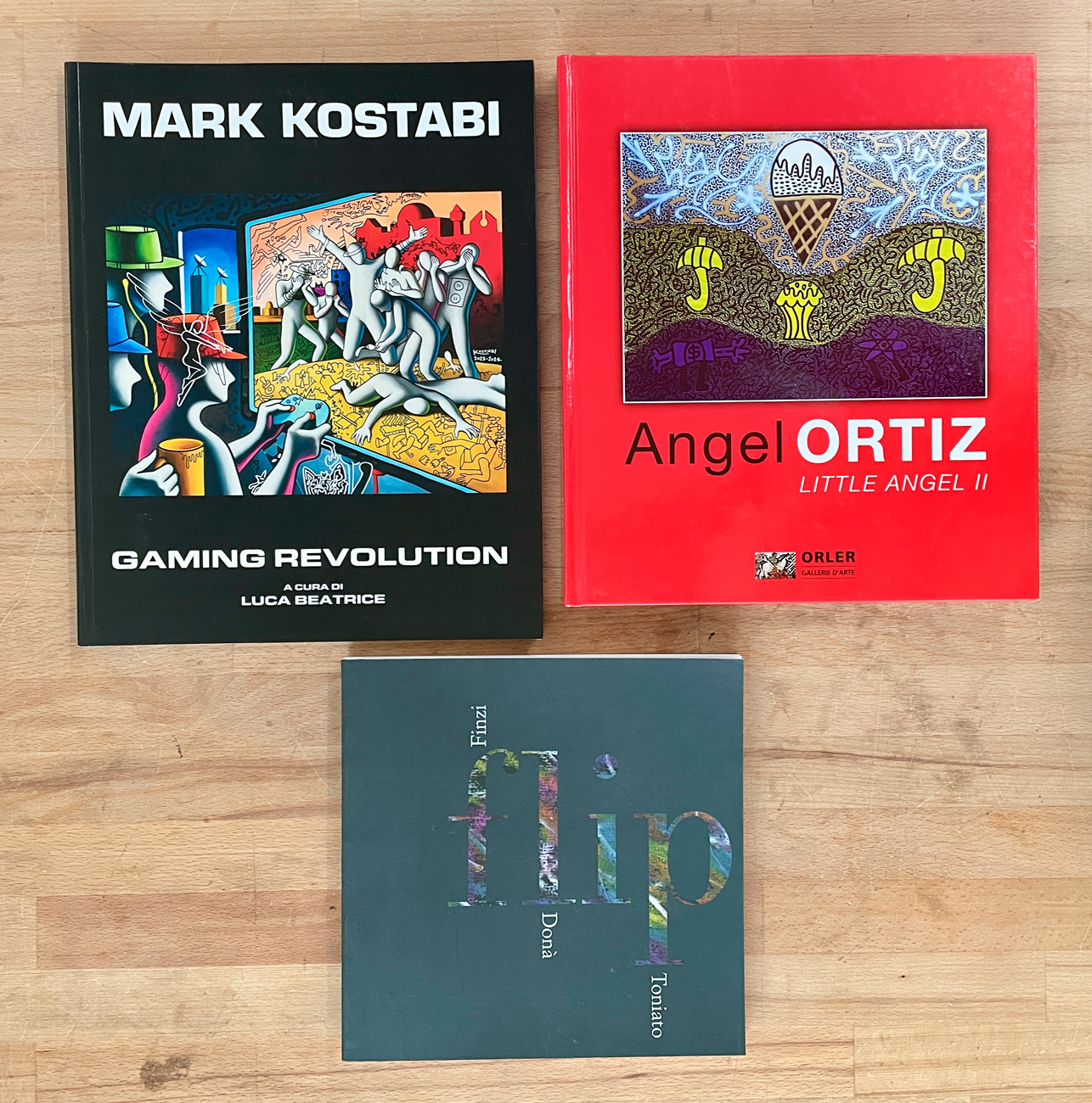ANGEL ORTIZ, MARK KOSTABI E ENNIO FINZI - Lotto unico di 3 cataloghi