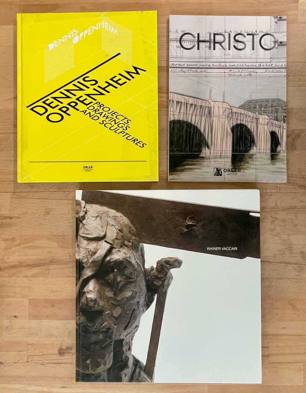 ARTE CONTEMPORANEA (OPPENHEIM, CHRISTO E WAINER VACCARI) - Lotto unico di 3 cataloghi