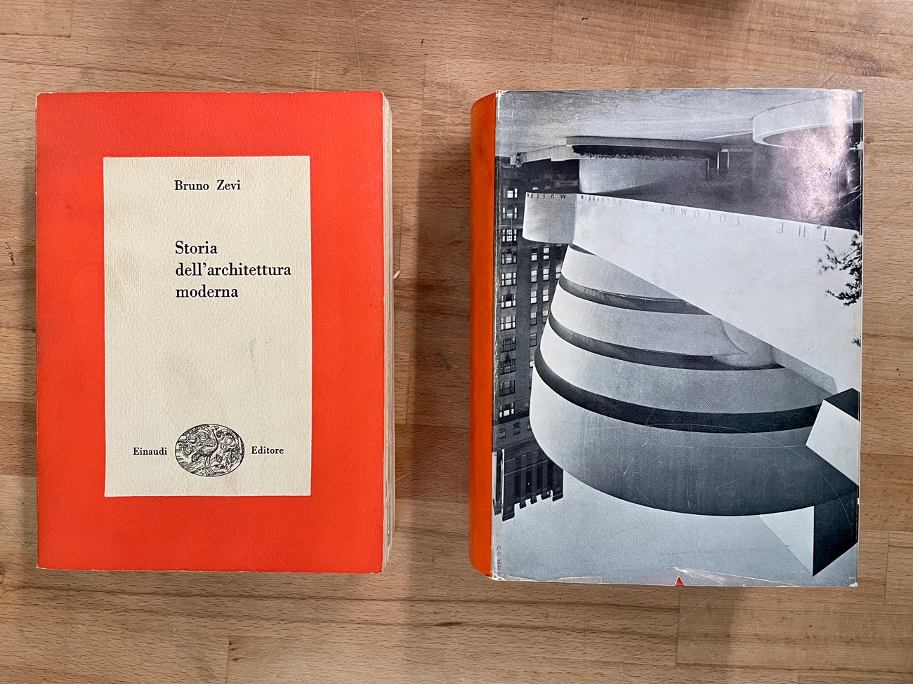 SAGGI DI ARCHITETTURA - Lotto unico di 2 saggi illustrati di Bruno Zevi