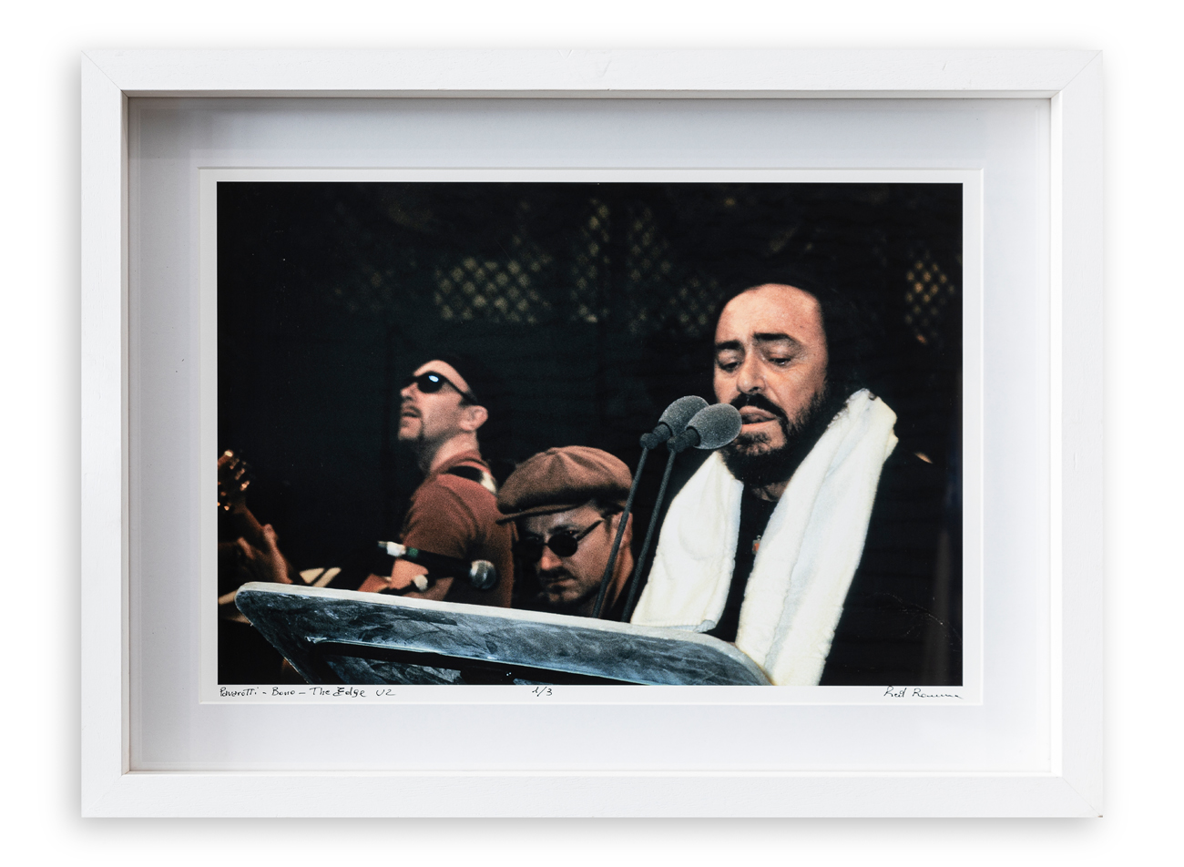 RED RONNIE (1951)
Pavarotti - Bono - The Edge U2