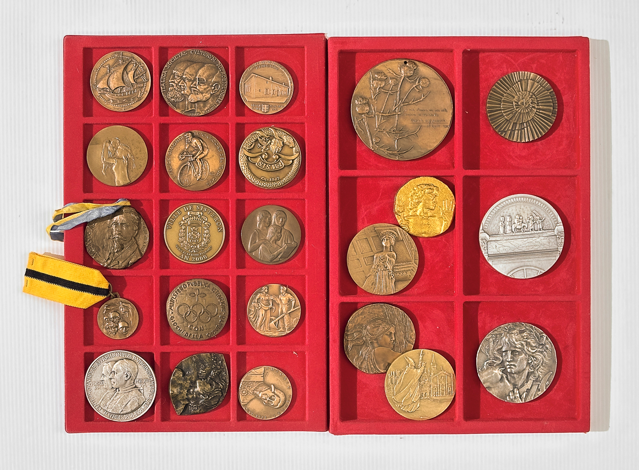MEDAGLIE - Lotto unico di 23 medaglie celebrative