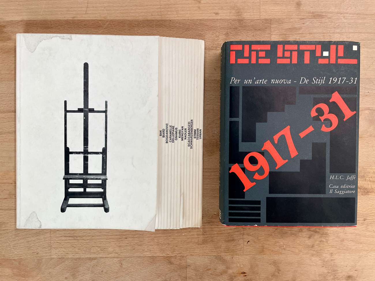 DE STIJL E COLLETTIVE D'ARTE - Lotto unico di 2 cataloghi