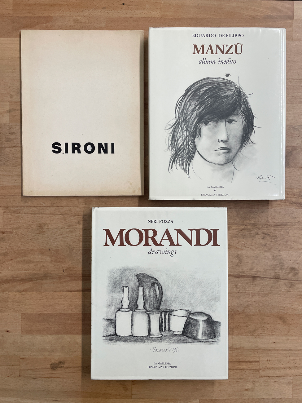 GIORGIO MORANDI, GIACOMO MANZÙ E MARIO SIRONI - Lotto unico di 3 cataloghi
