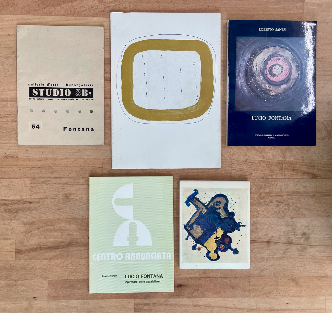LUCIO FONTANA - Lotto unico di 5 cataloghi