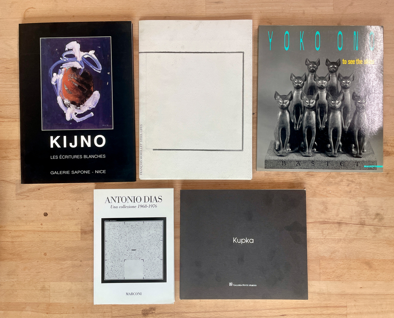 ARTISTI INTERNAZIONALI DEL DOPOGUERRA - Lotto unico di 5 cataloghi