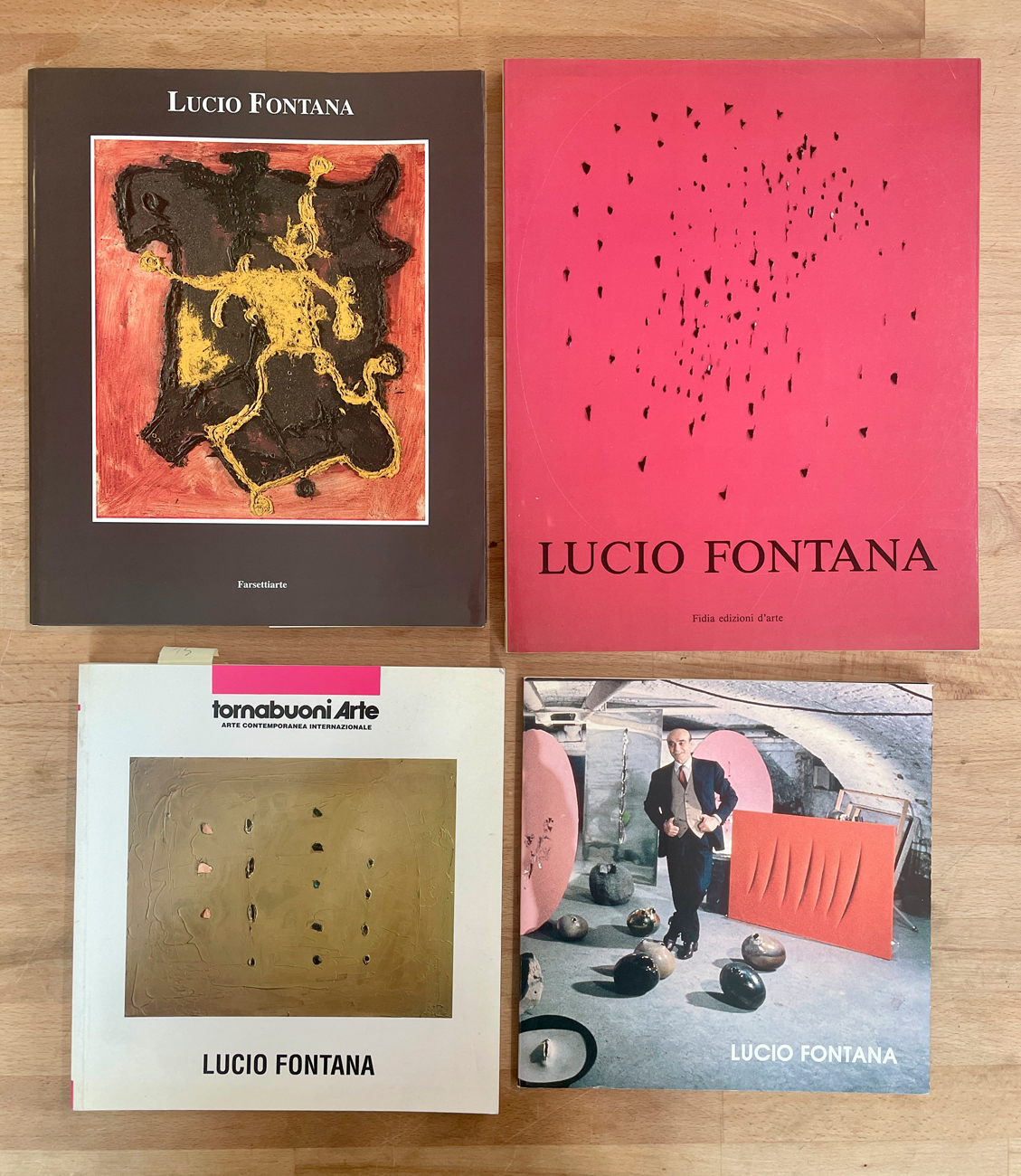 LUCIO FONTANA - Lotto unico di 4 cataloghi