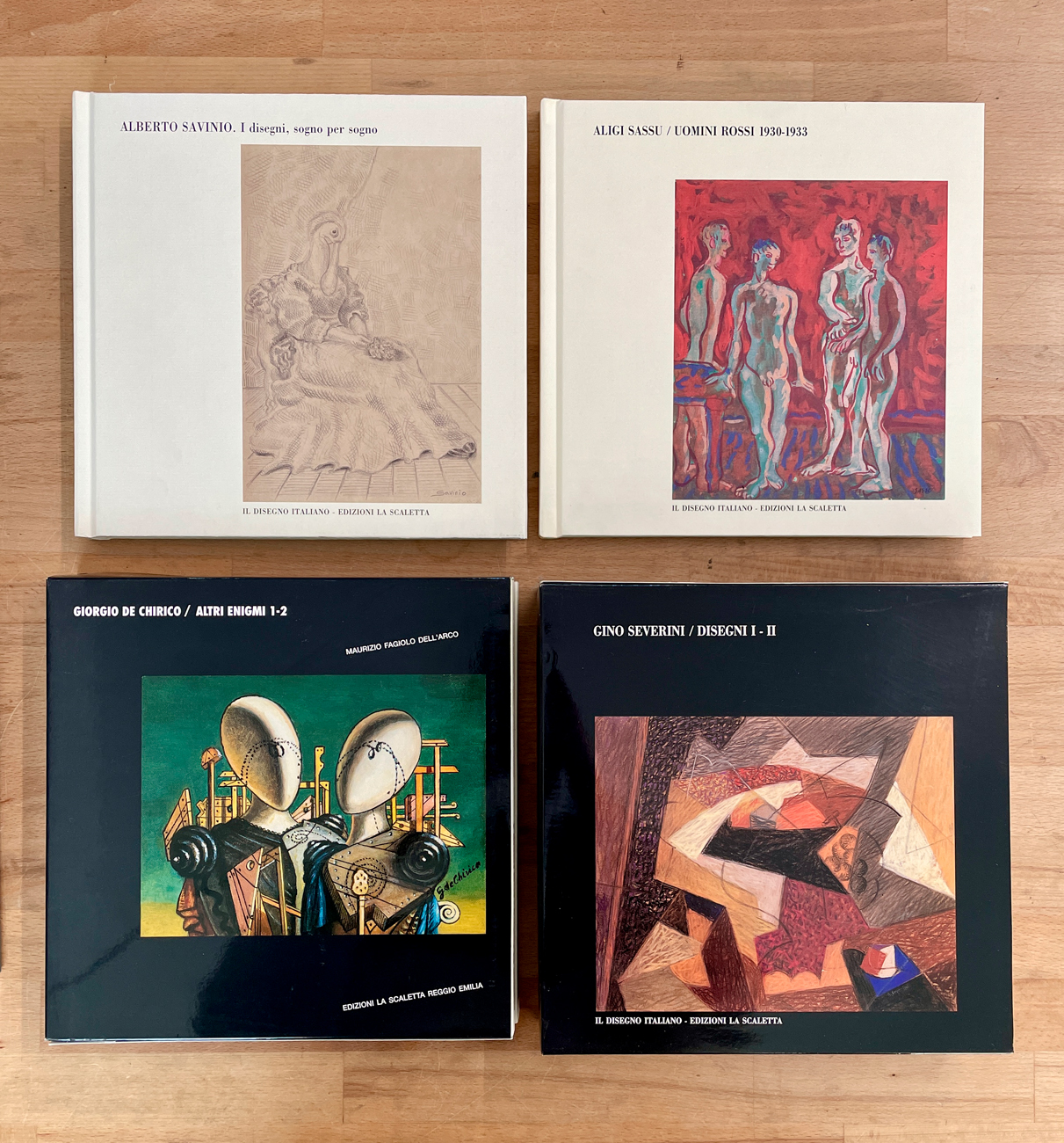 GINO SEVERINI, ALBERTO SAVINIO, GIORGIO DE CHIRICO E ALIGI SASSU - Lotto unico di 4 cataloghi