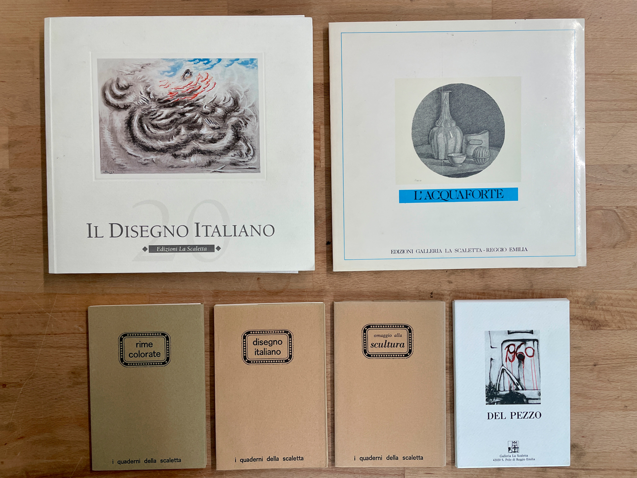 CATALOGHI CON OPERE ALL'INTERNO (LEONARDO CASTELLANI, LUCA CRIPPA) - Lotto unico di 6 cataloghi