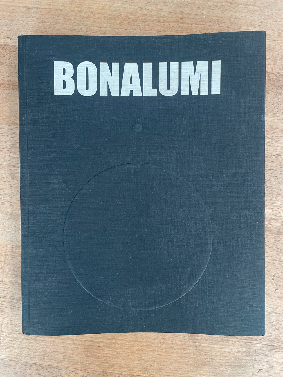 CATALOGHI AUTOGRAFATI (AGOSTINO BONALUMI)
AGOSTINO BONALUMI - Bonalumi. Evoluzione continua tra pittura e ambiente, 2000