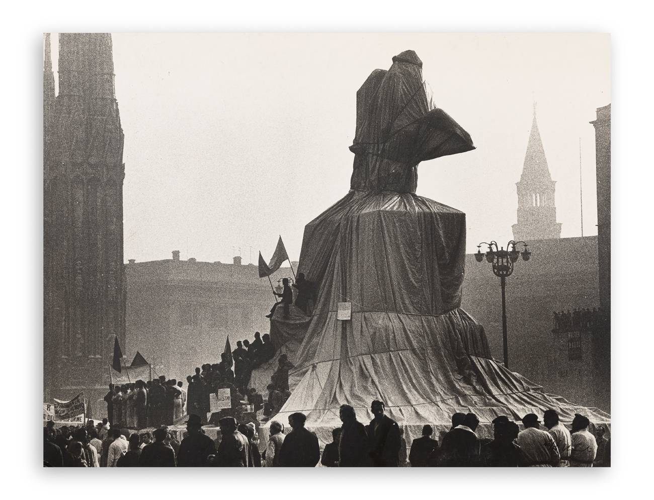 CHRISTO (1935-2020) - Wrapped Monument to Vittorio Emanuele, 1970