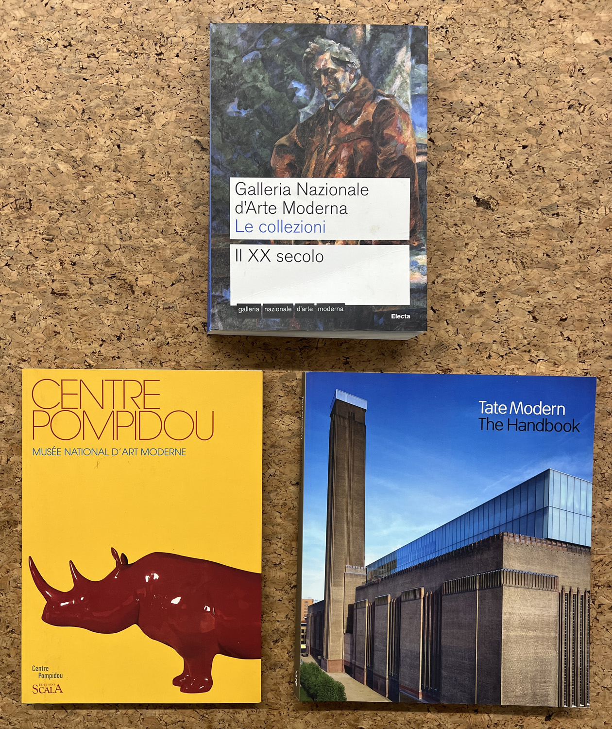 MUSEI ITALIANI E INTERNAZIONALI - Lotto unico di 3 cataloghi